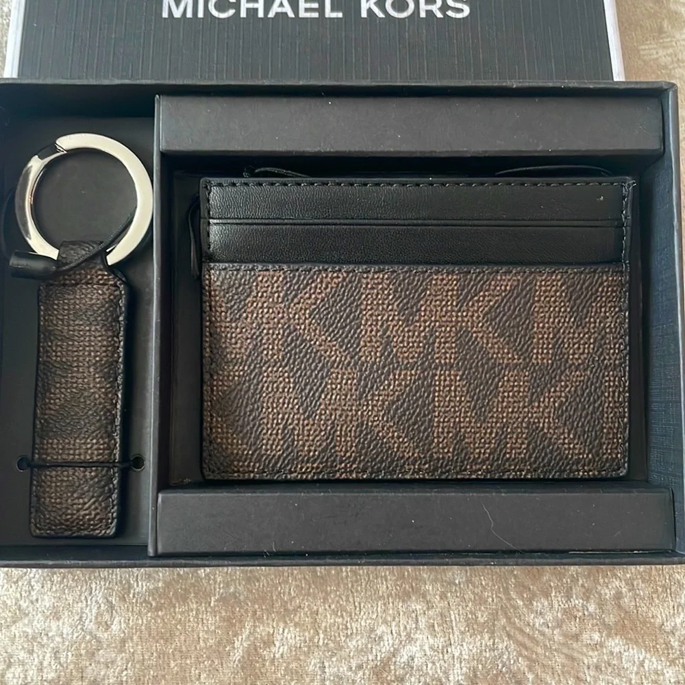 Brand New Michael Kors Jet Set Men’s Card Case & Keychain Gift Set Brown Black